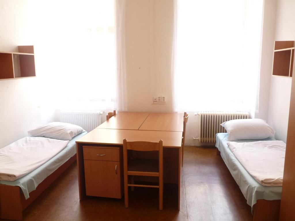 Ats Hostel Jednota Praga Zewnętrze zdjęcie