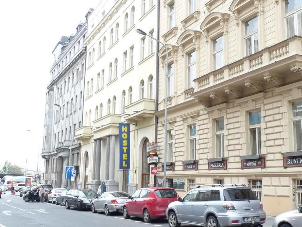 Ats Hostel Jednota Praga Zewnętrze zdjęcie